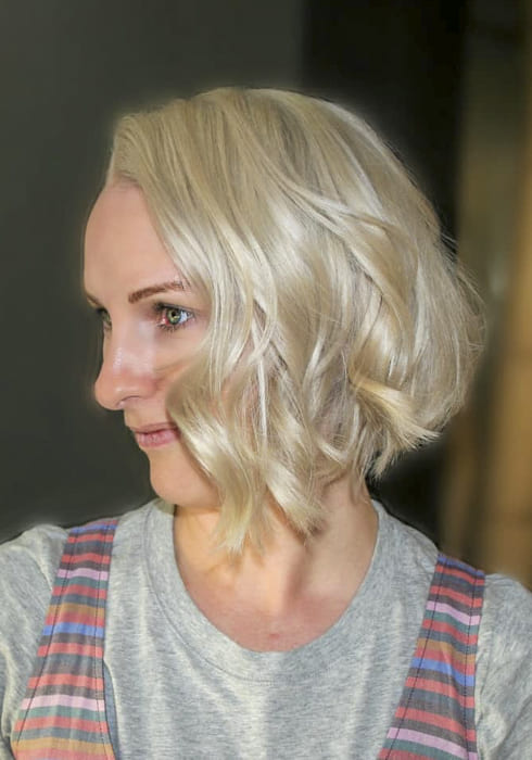 Short Platinum blonde chin length hairstyles