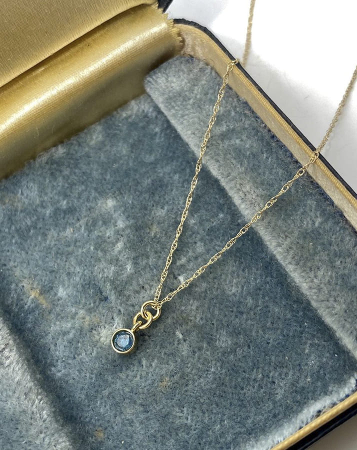 blue diamond necklace (1)