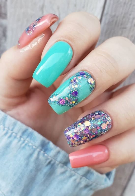 Different dcolor glitter ombre nails