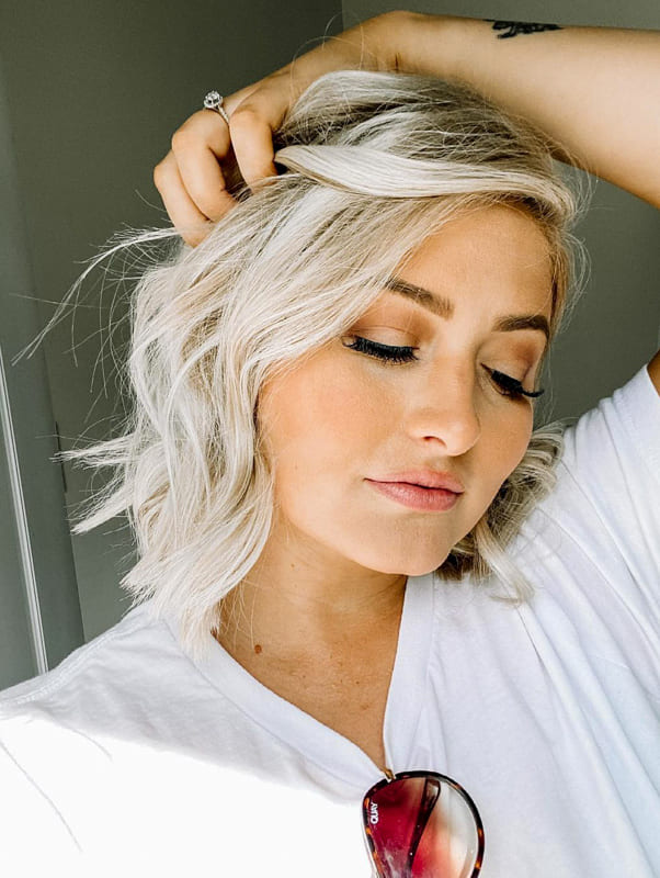 Platinum blonde short wavy hair