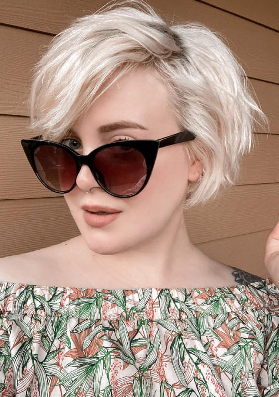 Short layered platinum blonde hairstyles