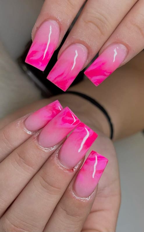 Soft and dark pink ombre nails