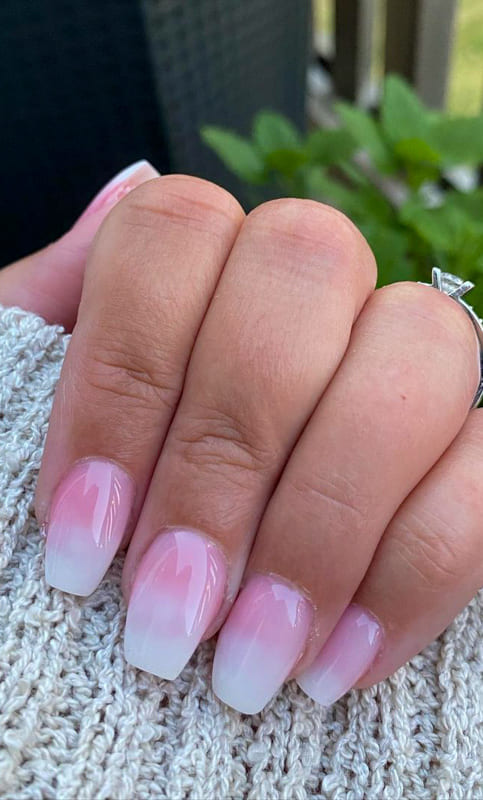 Soft pink short ombre nails