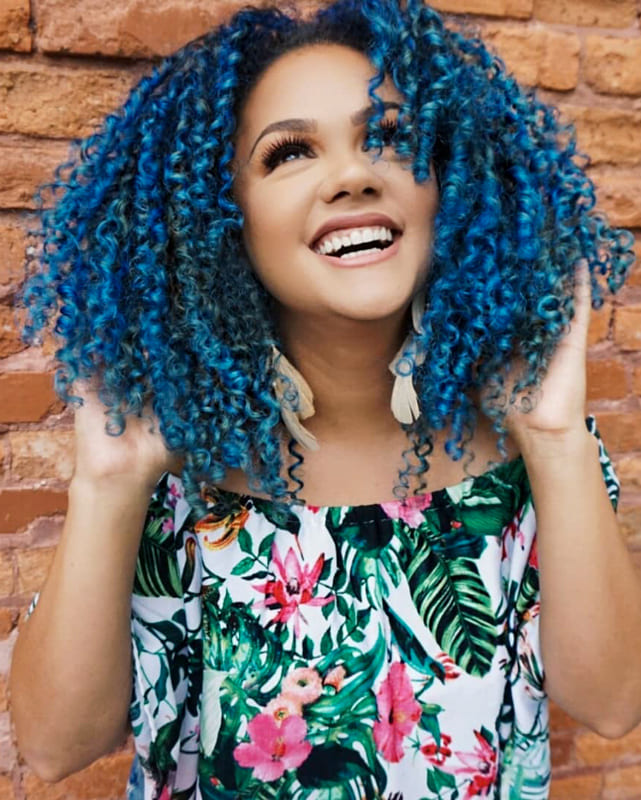 blue short curly hairstyles for black women