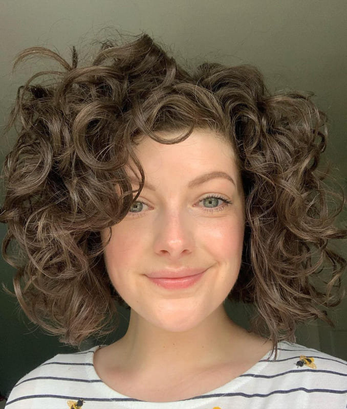 short curly hairstyles with big curls