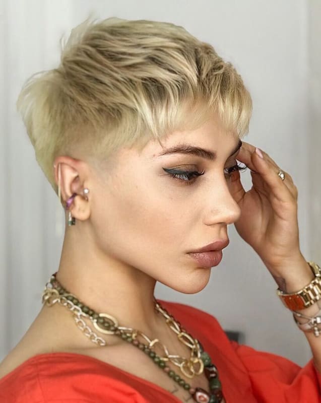 short pixie blonde hairstyles