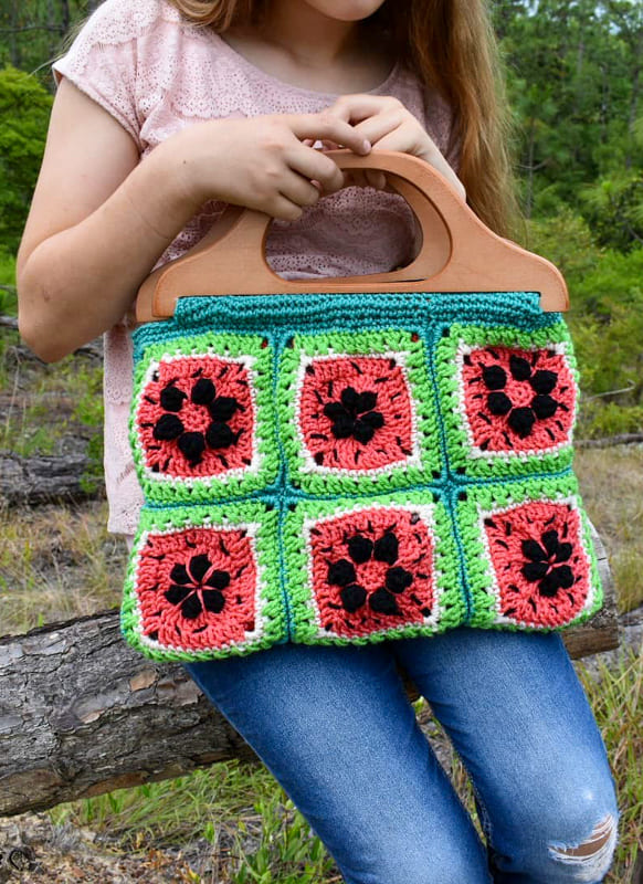 green awesome granny square crochet bag