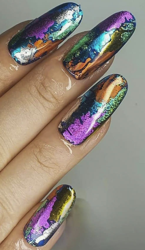 Shiny metallic nails