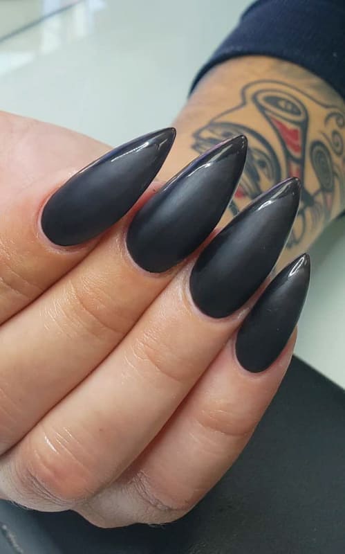 Kylie Jenner's Black-Glam Nails Are Perfect For Fall | POPSUGAR Beauty