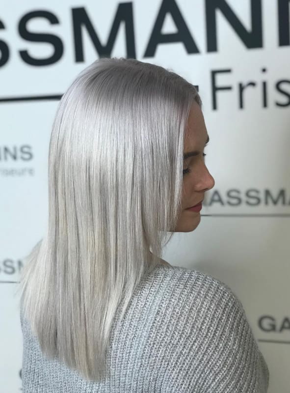 26 Lovely Silver Hair Tips And Ideas for Women 2022 (3)