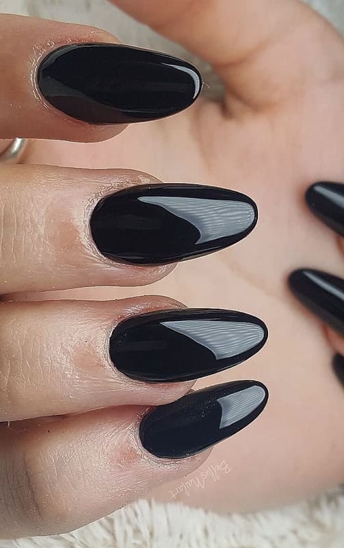 Black acrylic almond nails