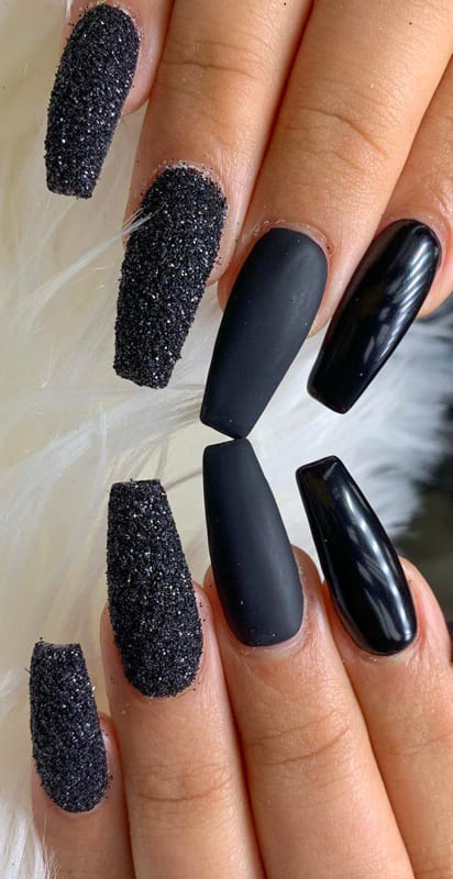 34 Amazing Black Nail Designs and Ideas 2023 - WomenStyle 34 Amazing Black Nail Designs And Ideas 2023 - Womenstyle