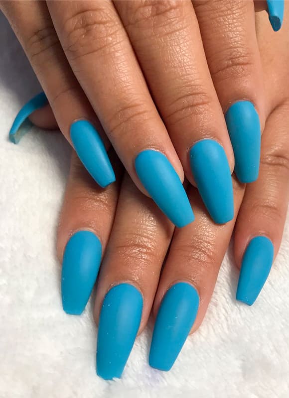 Long matte blue nails