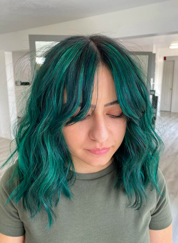 Medium messy teal hair