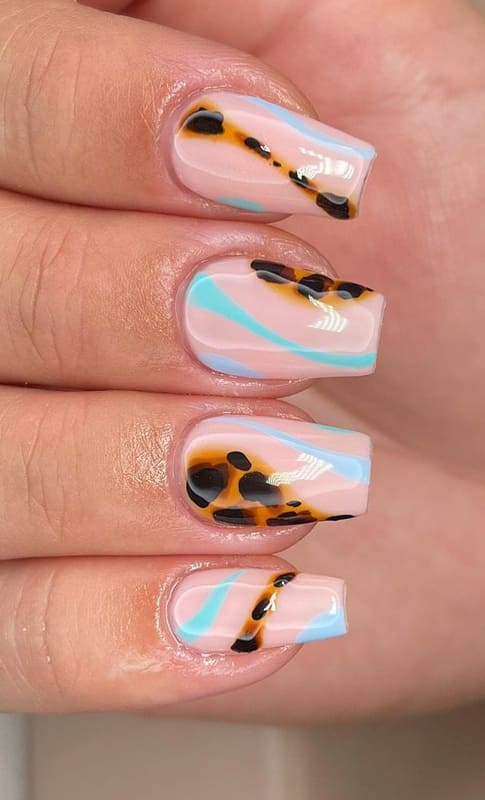 Short summer coffin nails