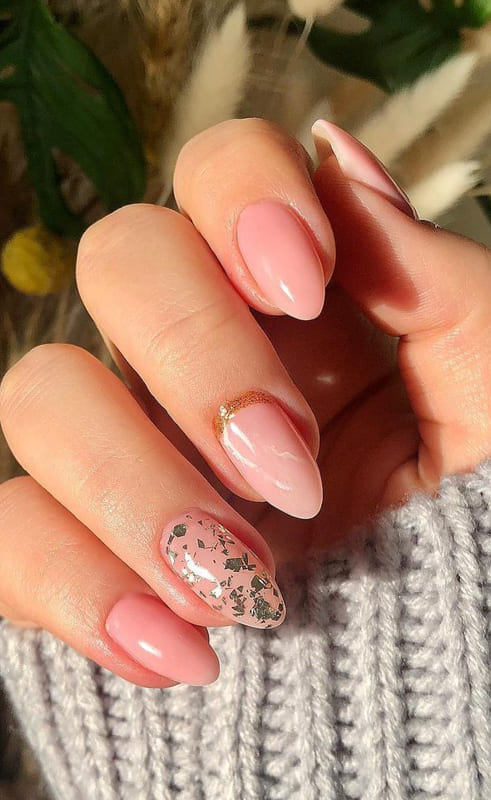 Short almond acrylic nails