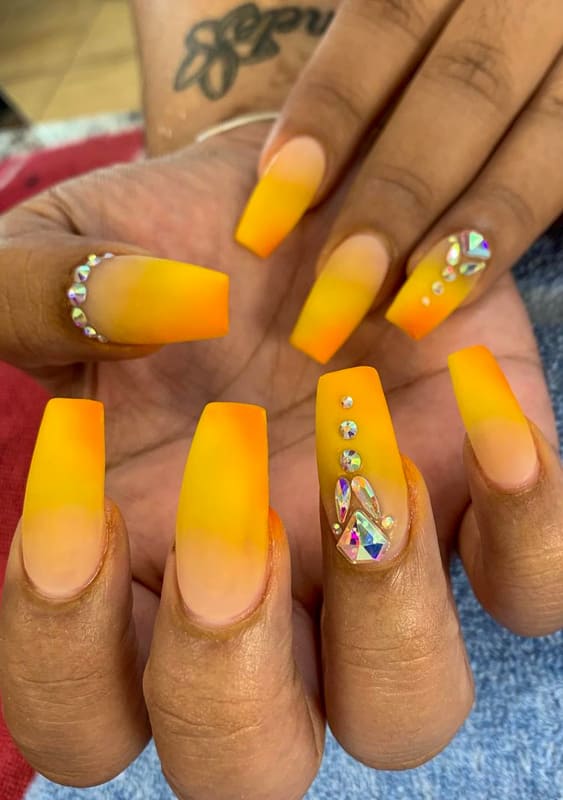 Yellow matte nails