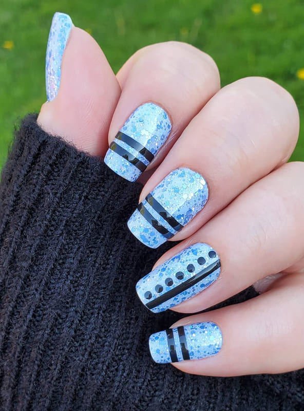 Black and blue glitter short nails