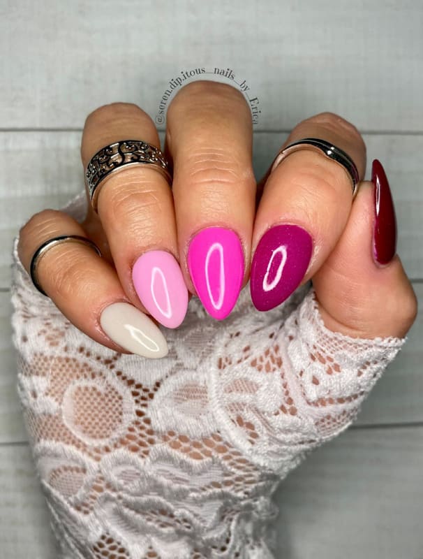 Gradient short pink nails
