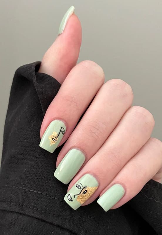 Short green square acrylic nails