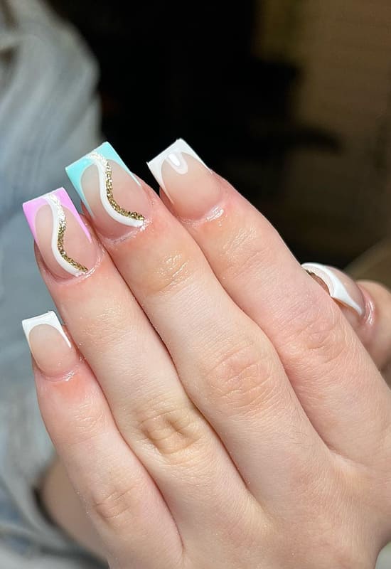 Short swirl glitter square nails