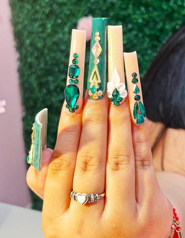 Coffin emerald green acrylic nails